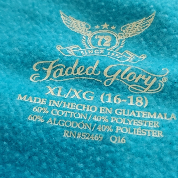 Upcycled, bleached sweatshirt - Picture 3 of 4